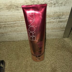 Victoria’s Secret instant bronzing lotion